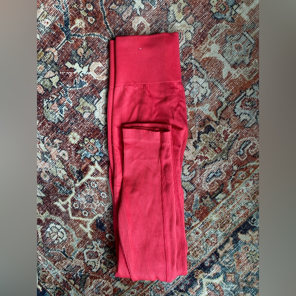 Aerie chill and play leggings